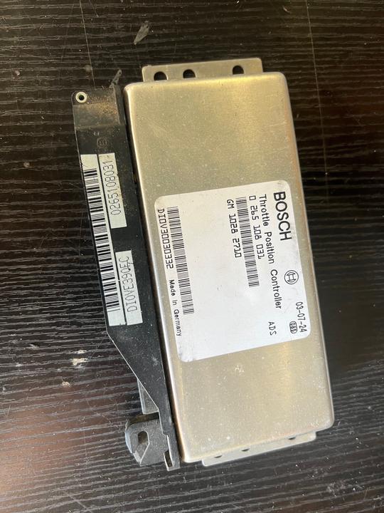 VT-VX THROTTLE POSITION CONTROLLER 0265108031