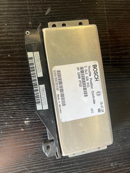 VT-VX THROTTLE POSITION CONTROLLER 0265108031